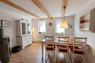 Küche/Küchenzeile in der Unterkunft Ferienhaus Lauwenhaus mit Sauna und eingezäunten Garten