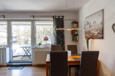Ein Sitzbereich in der Unterkunft Ferienwohnung Wurmbergstation