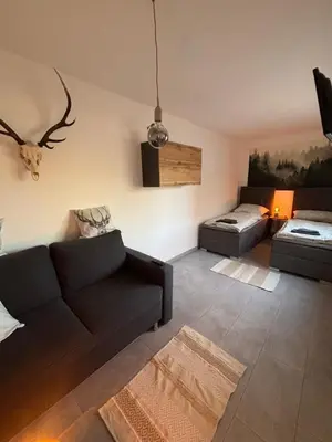 Ein Sitzbereich in der Unterkunft Tiny House Am Goldbach