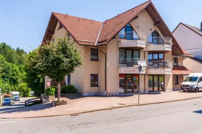 Das Gebäude in dem sich die Ferienwohnung befindet