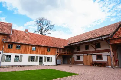 Das Gebäude in dem sich die Ferienwohnung befindet