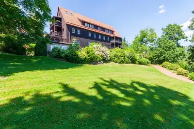 Ein Garten an der Unterkunft Ferienwohnung Hexenloft