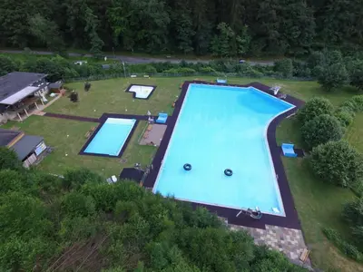 Der Swimmingpool an oder in der Nähe von Waldhaus Staufenbergblick in Zorge