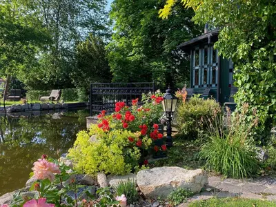 Ein Garten an der Unterkunft Landhaus Serpentine