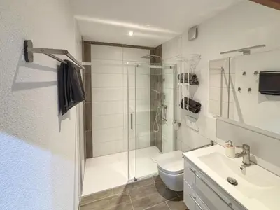 Ein Badezimmer in der Unterkunft Zur Teufelsmauer