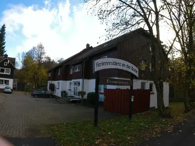 Das Gebäude in dem sich die Ferienwohnung befindet