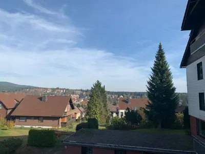 Ein allgemeiner Bergblick oder ein Berglick von der Ferienwohnung aus