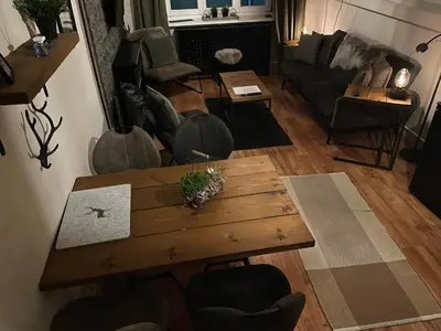 Ein Sitzbereich in der Unterkunft Bergrauschen-Waldbude in Goslar-Okertal im Harz inkl Wäsche