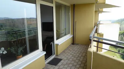 Ein Balkon oder eine Terrasse in der Unterkunft Apartment Weitsicht mit Pool & Sauna