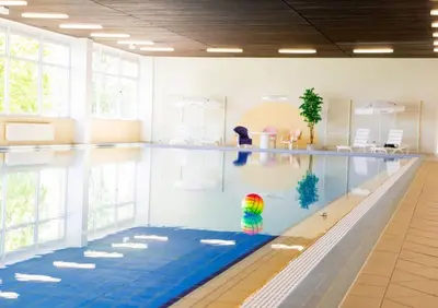 Der Swimmingpool an oder in der Nähe von Apartment Hohe Tannen mit Schwimmbad & Sauna