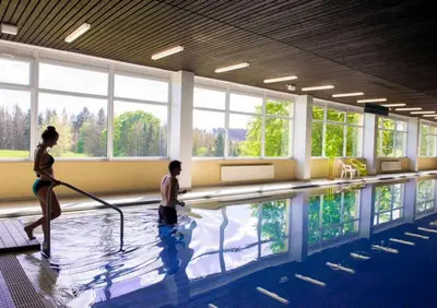 Der Swimmingpool an oder in der Nähe von Apartment Bergblick mit Schwimmbad & Sauna