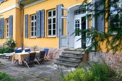 Das Gebäude in dem sich die Ferienwohnung befindet