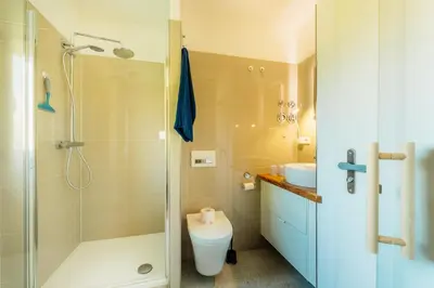 Ein Badezimmer in der Unterkunft Little Red Wood