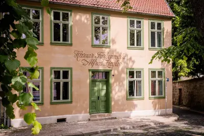 Das Gebäude in dem sich die Ferienwohnung befindet