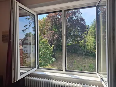 Ein Garten an der Unterkunft Monteurzimmer für Langzeitaufenthalte