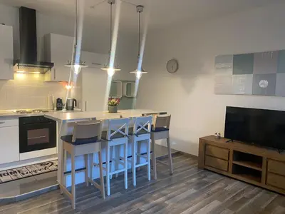 Küche/Küchenzeile in der Unterkunft BeyerAppartements- Suite für 4 - Innenstadt- SmartTV- Küchenzeile- Espresso Maschine- Waschmaschine- Schlafcouch