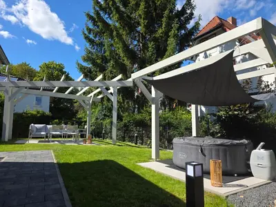 Ein Garten an der Unterkunft Ferienbungalow mit 2 Schlafzimmern, Sauna & Whirlpool