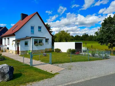 Das Gebäude in dem sich das Ferienhaus befindet
