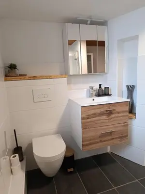 Ein Badezimmer in der Unterkunft Altes Haus, Untere Etage