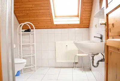 Ein Badezimmer in der Unterkunft Feriendorf Blauvogel BV 33