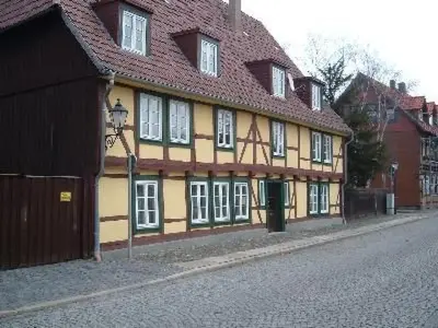 Das Gebäude in dem sich die Ferienwohnung befindet