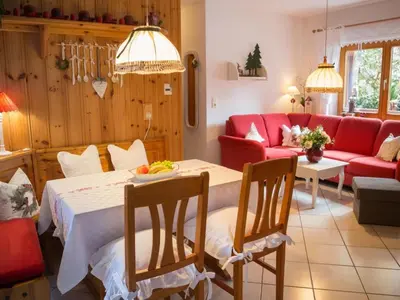 Ein Sitzbereich in der Unterkunft Apartment in Walkenried mit Gepflegtem Garten by Interhome