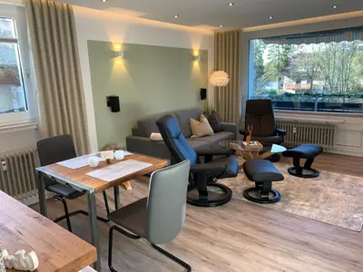Ein Sitzbereich in der Unterkunft Apartment Ferienwohnung mit Boxspringbett by Interhome