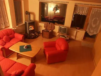 Ein Sitzbereich in der Unterkunft Holiday Home mit Spielplatz- Garten und Fernsicht by Interhome