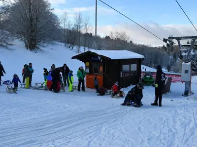 Holiday Home mit Spielplatz- Garten und Fernsicht by Interhome im Winter