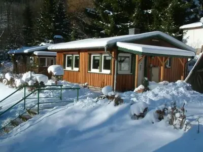 Holiday Home mit Bergblick by Interhome im Winter