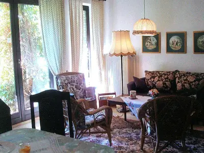Ein Sitzbereich in der Unterkunft Ferienwohnung An den Wolfsklippen