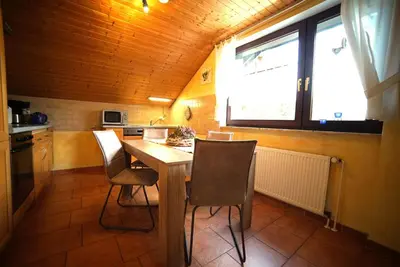 Küche/Küchenzeile in der Unterkunft 4 Personen Ferienwohnung im Wald mit Kamin, 84m², 3 Zimmer