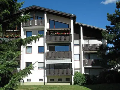 Das Gebäude in dem sich die Ferienwohnung befindet