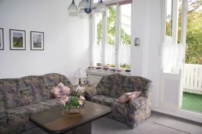 Ein Sitzbereich in der Unterkunft Ferienwohnung Residenz am Badepark Nikolaus