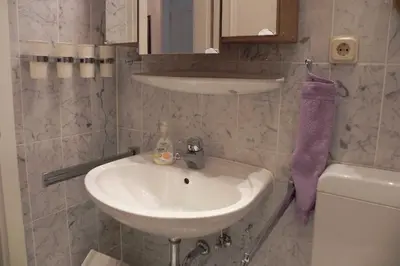 Ein Badezimmer in der Unterkunft Ferienwohnung Residenz am Badepark Nikolaus