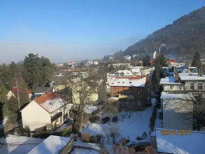 Ein allgemeiner Bergblick oder ein Berglick von der Ferienwohnung aus