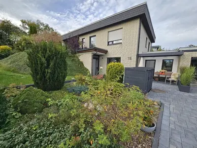 Ein Garten an der Unterkunft Apartment Wanderhöhle by Interhome