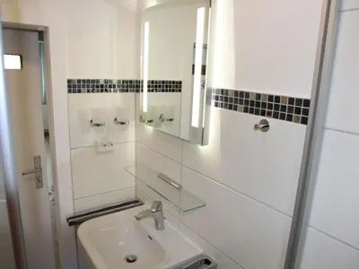 Ein Badezimmer in der Unterkunft Apartment Julius 8 - gemütlich und kinderfreundlich by Interhome