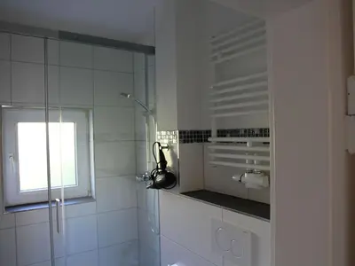 Ein Badezimmer in der Unterkunft Apartment Wohnung Julius 3 - gemütlich und kinderfreundlich by Interhome