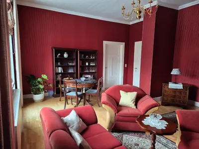 Ein Sitzbereich in der Unterkunft Elegante Altbauwohnung mit Schlossblick und Parkplatz
