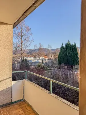 Ein allgemeiner Bergblick oder ein Berglick von der Ferienwohnung aus