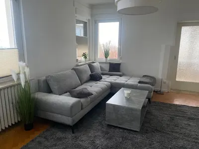 Ein Sitzbereich in der Unterkunft Wunderschönes Haus am Waldrand 1