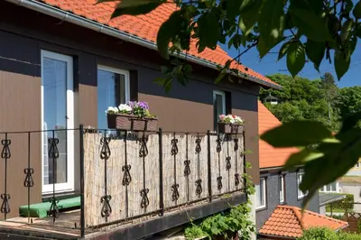 Das Gebäude in dem sich die Ferienwohnung befindet