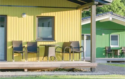 Das Gebäude in dem sich das Ferienhaus befindet