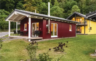 Das Gebäude in dem sich das Ferienhaus befindet