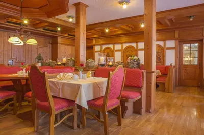 Ein Restaurant oder anderes Speiselokal in der Unterkunft Haus Irmchen