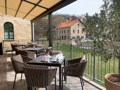 Ein Restaurant oder anderes Speiselokal in der Unterkunft Schlosshotel Blankenburg