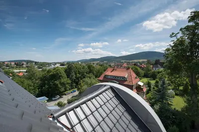 Ein allgemeiner Bergblick oder ein Berglick von des Hotels aus