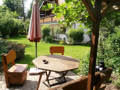 Ein Garten an der Unterkunft Ferienwohnung im Harz-Haus-Bruns