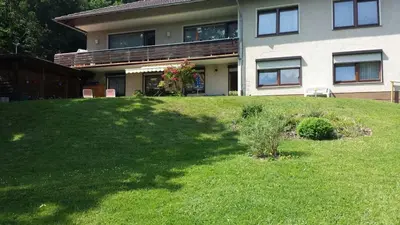 Ein Garten an der Unterkunft Haus am Sonnenhang